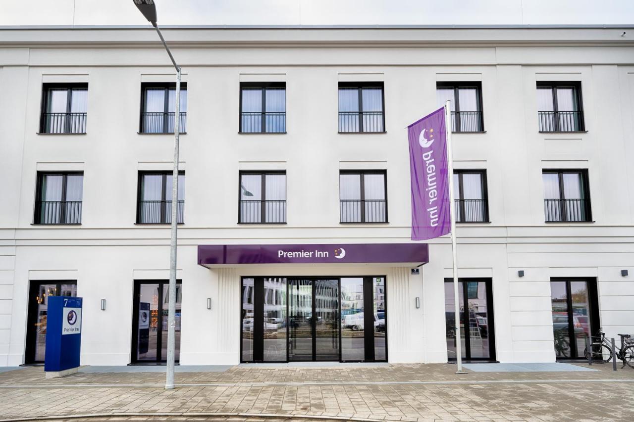 Premier Centre Hotel